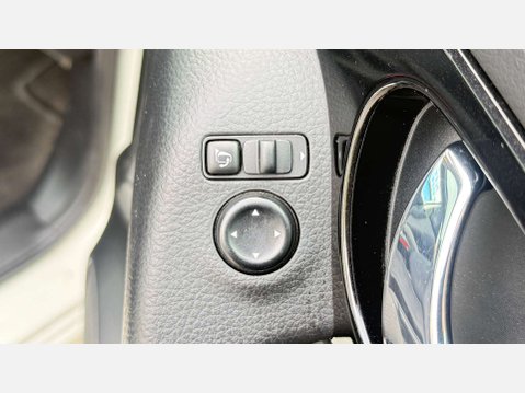Nissan Qashqai 1.2 Qashqai N-Connecta DiG-T CVT 5dr 20