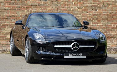 Mercedes-Benz SLS AMG 1