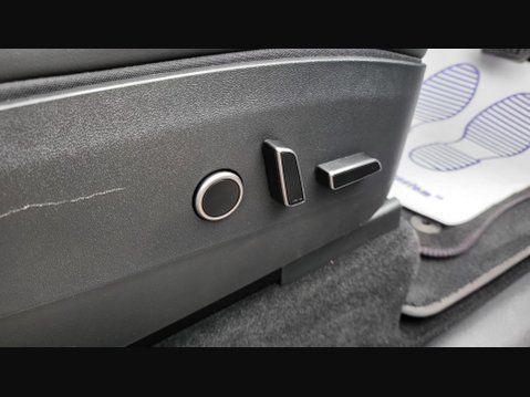 Tesla Model Y LONG RANGE AWD 40