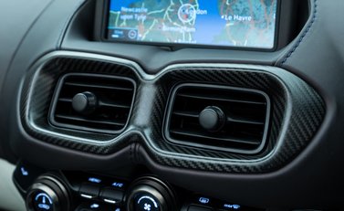 Aston Martin V12 Vantage Roadster 17