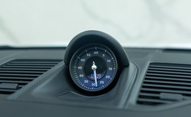 Porsche 911 Targa 4 GTS (992) 23