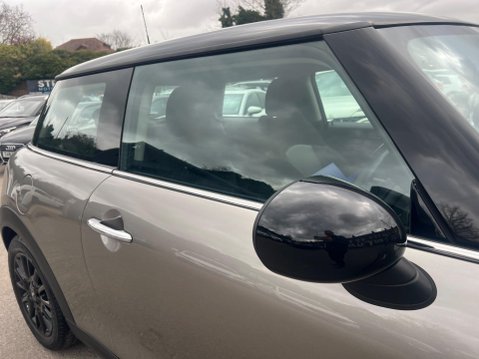 Mini Hatch 1.5 Cooper Euro 6 (s/s) 3dr 16