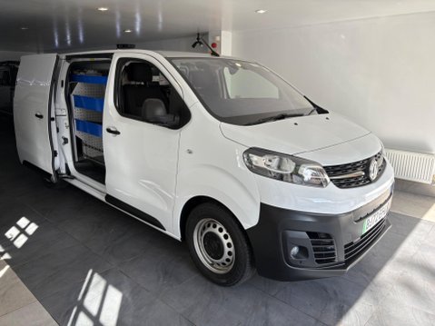 Vauxhall Vivaro 3100 75kWh Dynamic Auto L2 H1 6dr (7.4kW Charger) 1