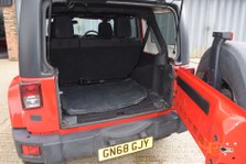 Jeep Wrangler Sahara Unlimited Edition Auto 32