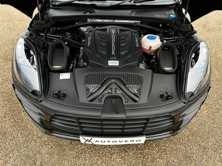 Porsche Macan TURBO PDK 85