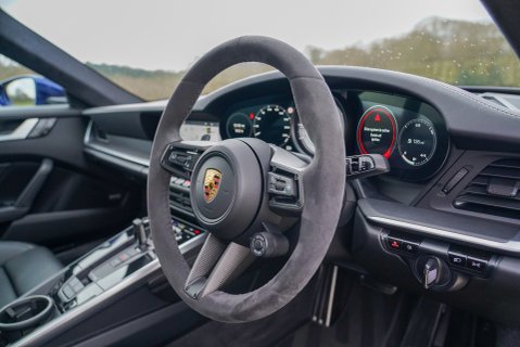 Porsche 911 TURBO S PDK 12