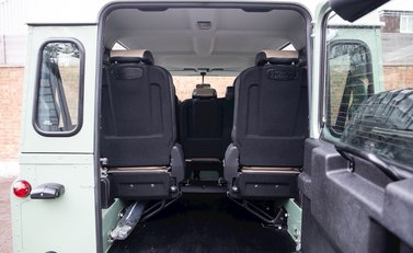 Land Rover Defender 110 Heritage Station Wagon 31