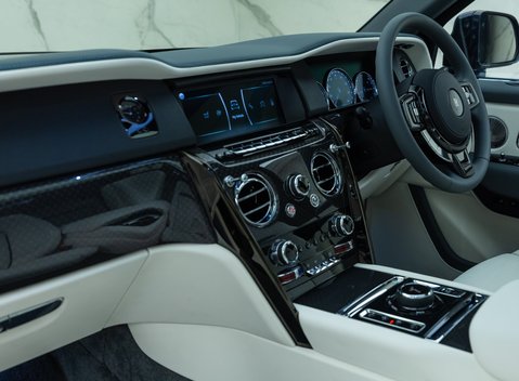 Rolls-Royce Cullinan BLACK BADGE 23