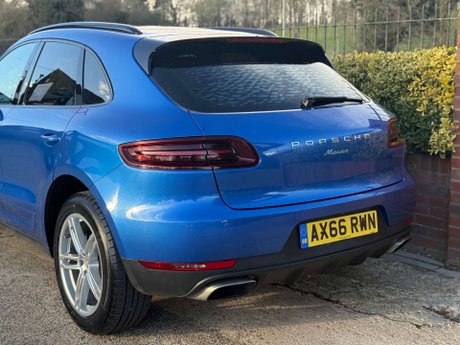 Porsche Macan 2.0 Macan Semi-Auto 4WD 5dr 17