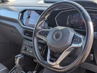 Volkswagen T-Cross R-LINE TDI DSG 20