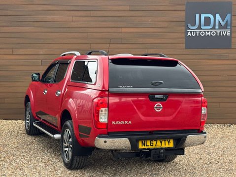 Nissan Navara 2.3 Navara Tekna dCi 4WD 5dr 8