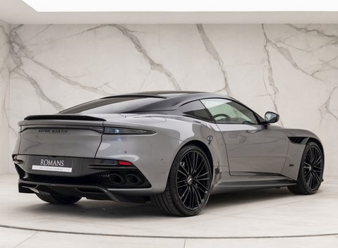 Aston Martin DBS Superleggera 7