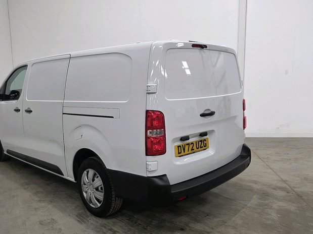 Vauxhall Vivaro Vauxhall Vivaro L2 Diesel 2900 1.5d 100ps Dynamic H1 Van 15