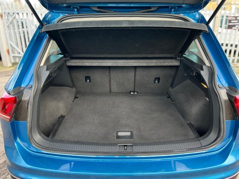 Volkswagen Tiguan SEL TDI BLUEMOTION TECHNOLOGY DSG 26