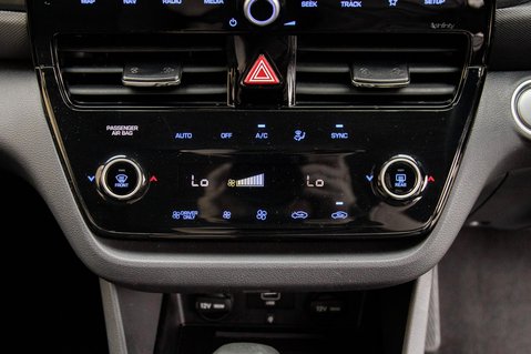 Hyundai IONIQ FIRST EDITION MHEV 34