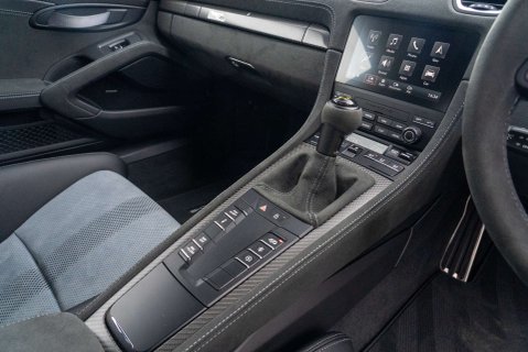 Porsche 718 Cayman GT4 RS 13