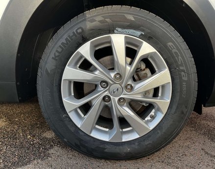 Hyundai TUCSON 1.6 Tucson SE Nav GDi 2WD 5dr 15