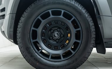 Land Rover Defender 110 OCTA EDITION ONE 35