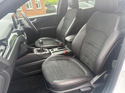 Ford Kuga ST-LINE FIRST EDITION 17