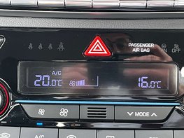 Hyundai IONIQ 1.6 IONIQ Premium SE FHEV Semi-Auto 5dr 53