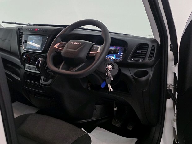 Iveco Daily Daily 35C14 Diesel 2.3 High Roof Business Van 4100L WB Hi-Matic 17