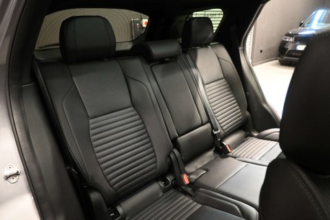 Land Rover Discovery Sport 2.0 Discovery Sport Dynamic SE D MHEV Auto 4WD 5dr 48