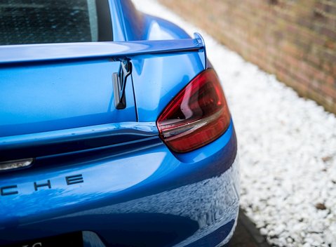 Porsche Cayman GT4 24