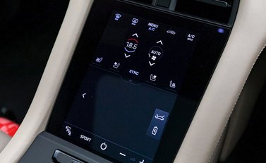 Porsche Taycan TURBO 19