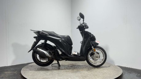 Honda SH125 2019 GOOD PARTS BREAKER SCOOTER SPARES OR REPAIR SH 125CC 1