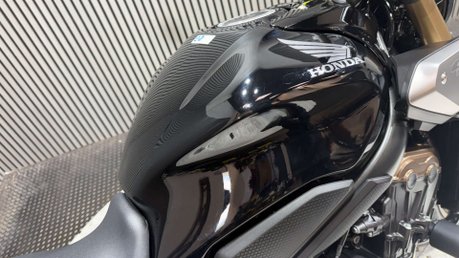 Honda CB650R 2020 NEO SPORT CAFE 9K MODERN CLASSIC 650CC 31