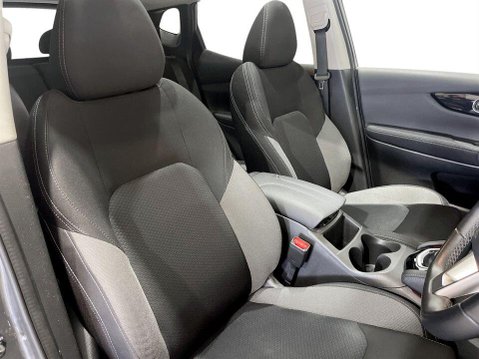 Nissan Qashqai 1.3 DIG-T N-Connecta SUV 5dr Petrol DCT Auto Euro 6 (s/s) (160 ps) Air Con 11