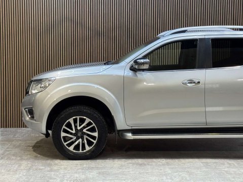 Nissan Navara 2.3 Navara Tekna dCi Auto 4WD 5dr 33