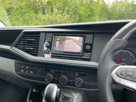 Volkswagen Transporter 2.0 TDI T32 Highline Crew Van DSG FWD SWB Euro 6 (s/s) 5dr 18