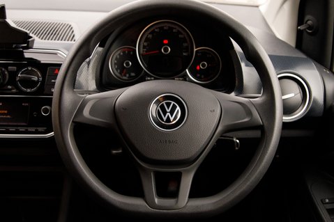 Volkswagen Up BLACK EDITION 14