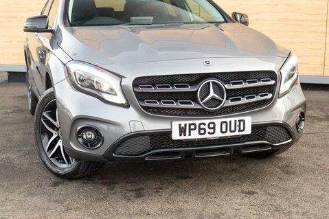 Mercedes-Benz GLA Class GLA 180 URBAN EDITION 10
