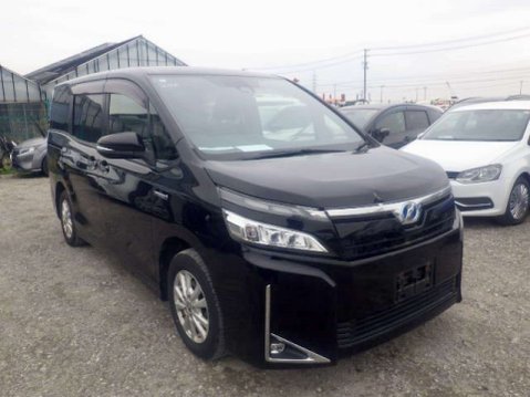Toyota Voxy Hybrid 2