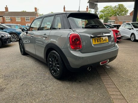 Mini Hatch COOPER 1