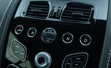 Aston Martin V12 Vantage S Coupe 19