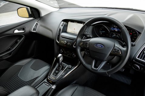 Ford Focus TITANIUM X 4