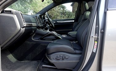 Porsche Cayenne S Diesel 12