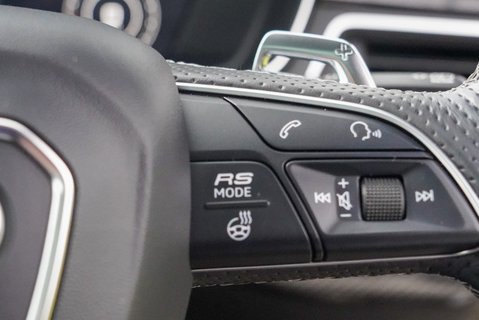 Audi RS4 CARBON BLACK 16