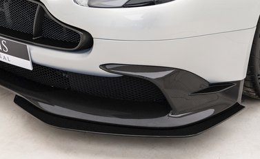 Aston Martin Vantage GT8 21