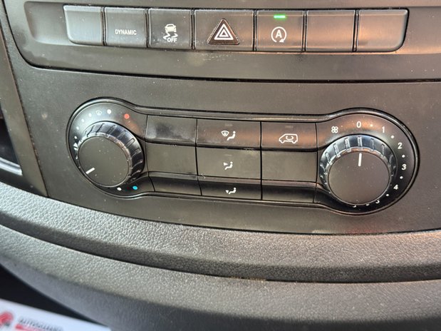 Mercedes-Benz Vito AUTO LWB L2H1 Low Roof Progressive 114 Rev Cam Nav EURO 6 35
