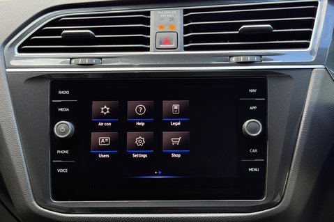 Volkswagen Tiguan R-LINE TDI DSG - RARE LEATHER INTERIOR - APPLE CAR PLAY -CAMERA 54