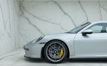 Porsche 911 GT3 Touring (992) 33