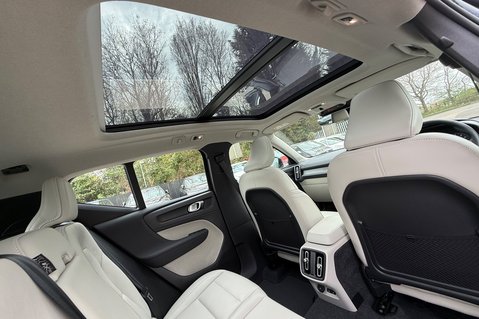 Volvo XC40 B4 INSCRIPTION MHEV 35