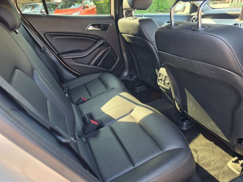 Mercedes-Benz GLA 2.1 GLA 200 Sport Executive D 4Matic Auto 4WD 5dr 57