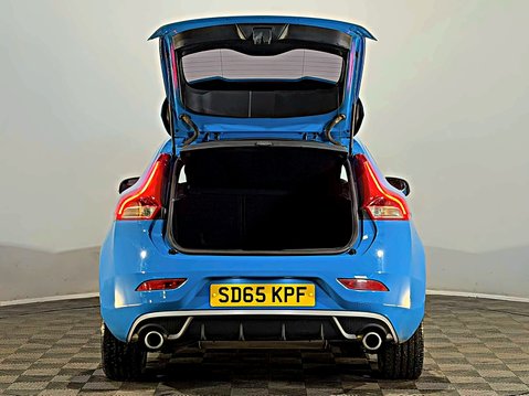 Volvo V40 R-DESIGN D3 MANUAL 9
