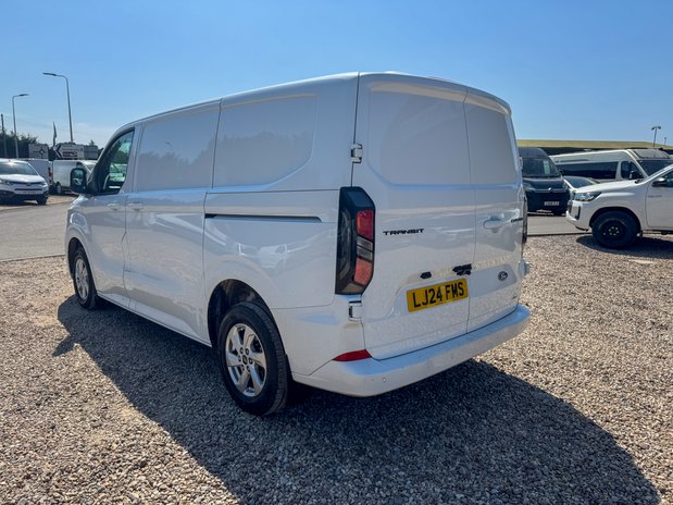 Ford Transit Custom SWB L1H1 Low Roof Limited 300 Air Con Alloys Cam Sensors EURO 6 10