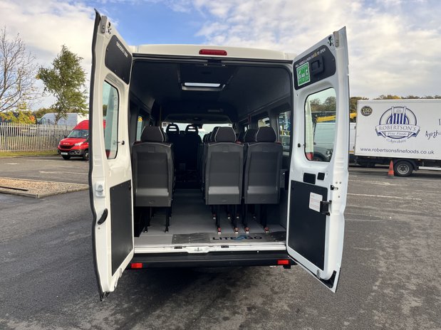Peugeot Boxer PEUGEOT BOXER 440 L4H2 BLUE 17 SEATER MINIBUS 31